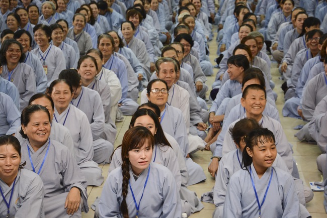 “HOW TO TAKE THE RIGHT PRAYING IN BUDDHISM” Dharma Talk in the 89th Seven-Day Retreat